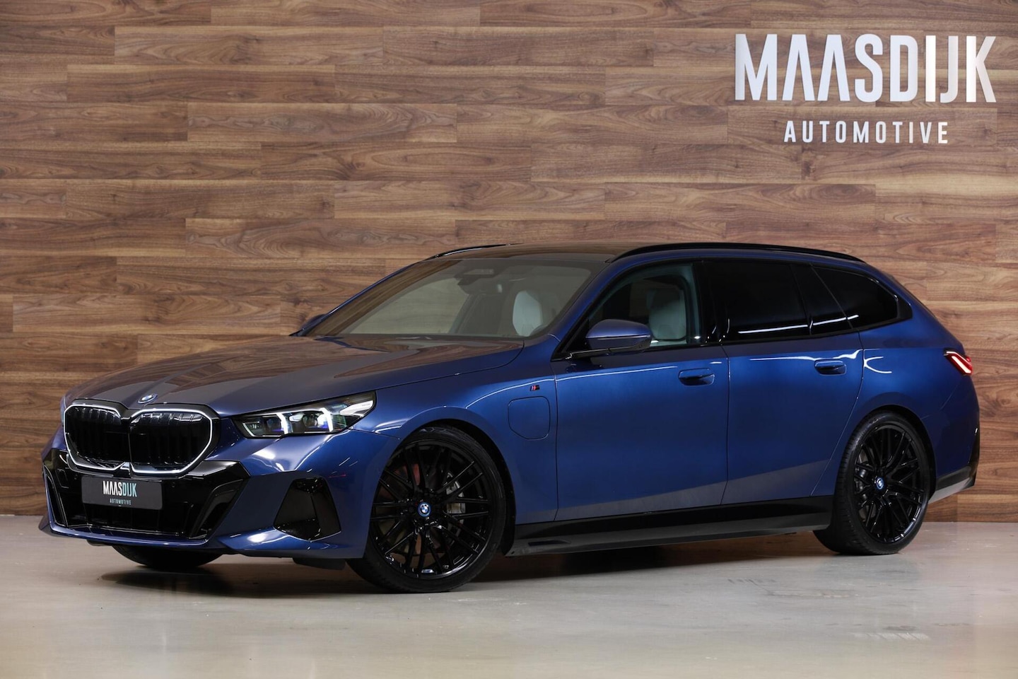 BMW 5-serie Touring - 550e xDrive 550e xDrive - AutoWereld.nl