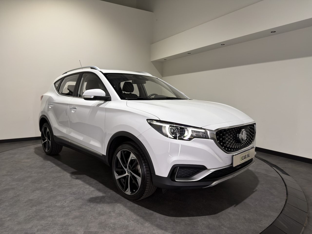 MG MG ZS EV - Luxury 45 kWh | Panoramadak | Leder interieur | Keyless | ACC | Apple CarPlay - Android Au - AutoWereld.nl