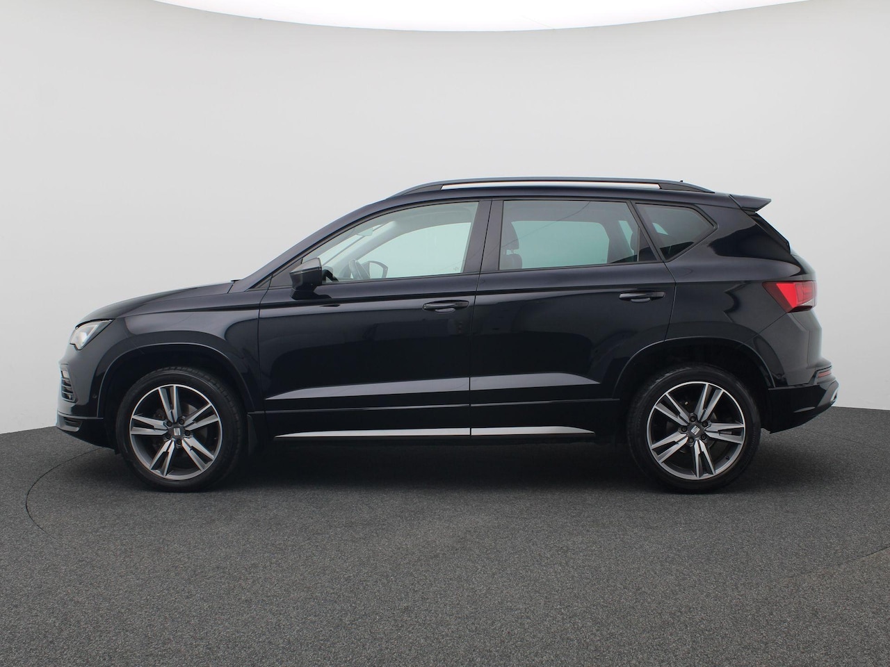 SEAT Ateca - 1.5 TSI FR Business Intense 150PK DSG Trekhaak, Achteruitrijcamera, 18" LM Velgen, Keyless - AutoWereld.nl