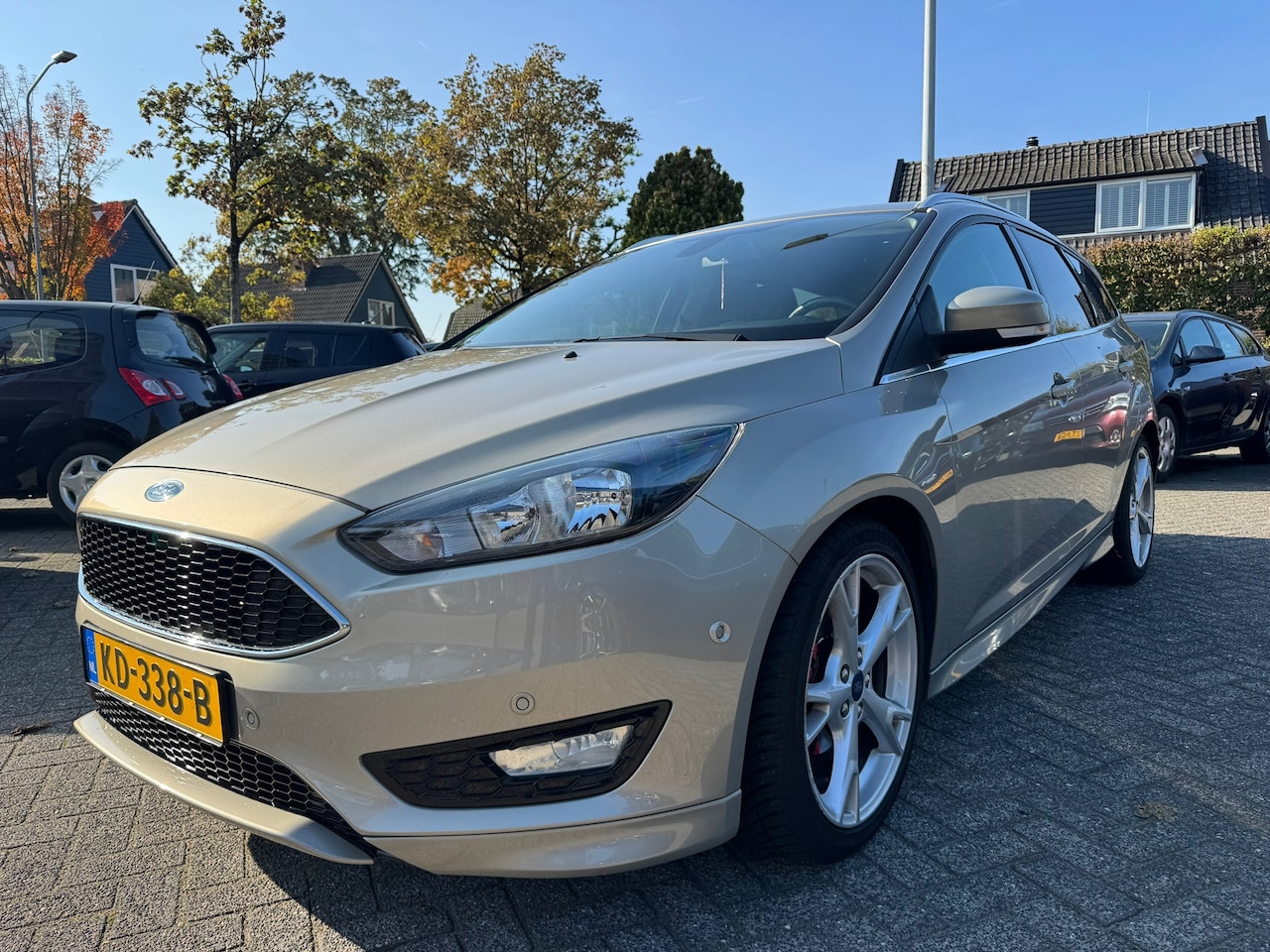 Ford Focus Wagon - 1.0 Titanium 1.0 Titanium 125pk,Apk 29/7/27,Clima,Cruise,Navi,Trekhaak - AutoWereld.nl