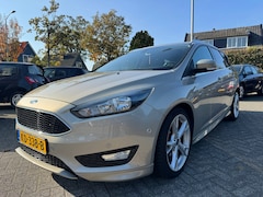 Ford Focus Wagon - 1.0 Titanium 125pk, Apk 29/7/27, Clima, Cruise, Navi, Trekhaak