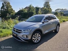 Volkswagen T-Roc - 1.5 TSI / Virtual / Cam. / Trekh. / Carplay