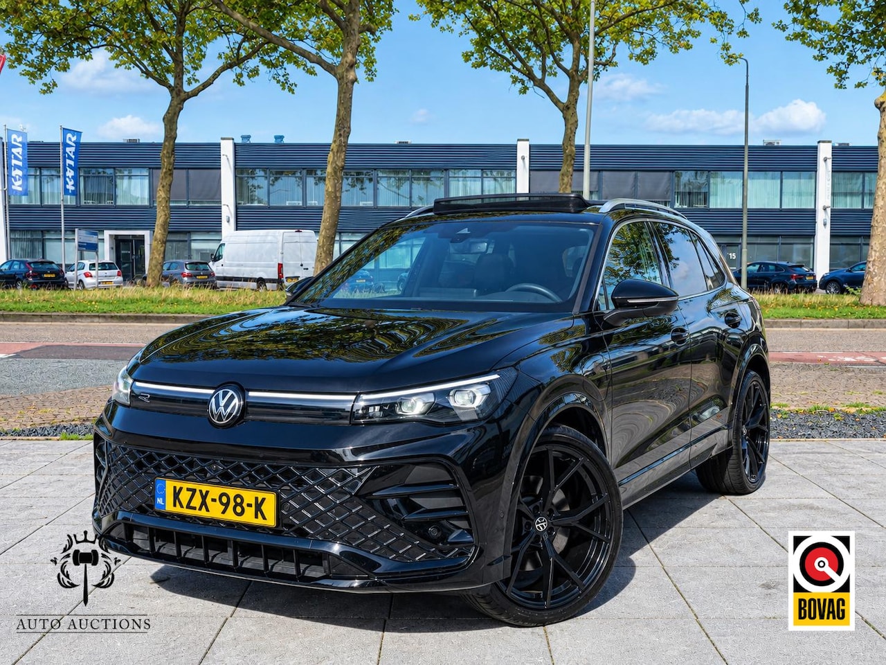 Volkswagen Tiguan - 1.5 eHybrid R-Line 272PK | Full Options | Panodak | 21" Inch | Leer | H&K | 360° | Black S - AutoWereld.nl
