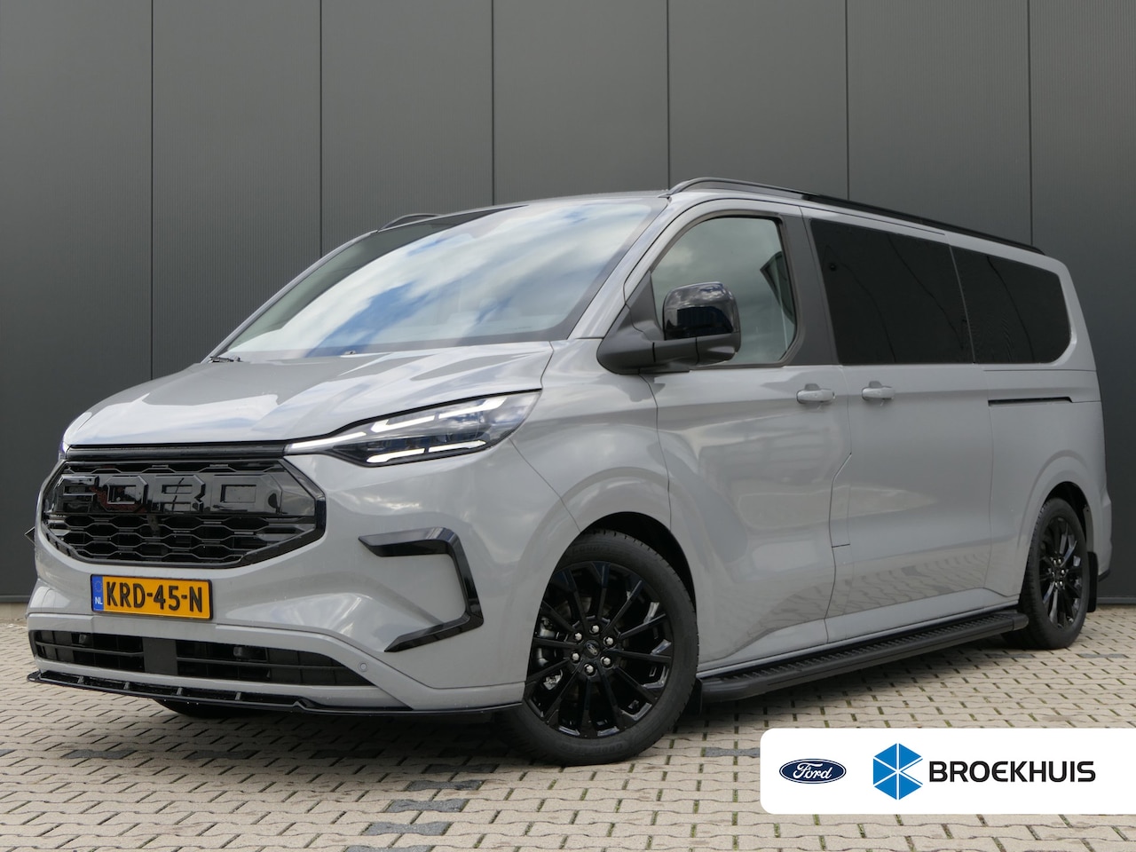 Ford Transit Custom Tourneo - 340 2.5 PHEV L2H1 Titanium X | Black Pack | Luxury | Panoramadak | 360 Camera | AGR Stoel - AutoWereld.nl