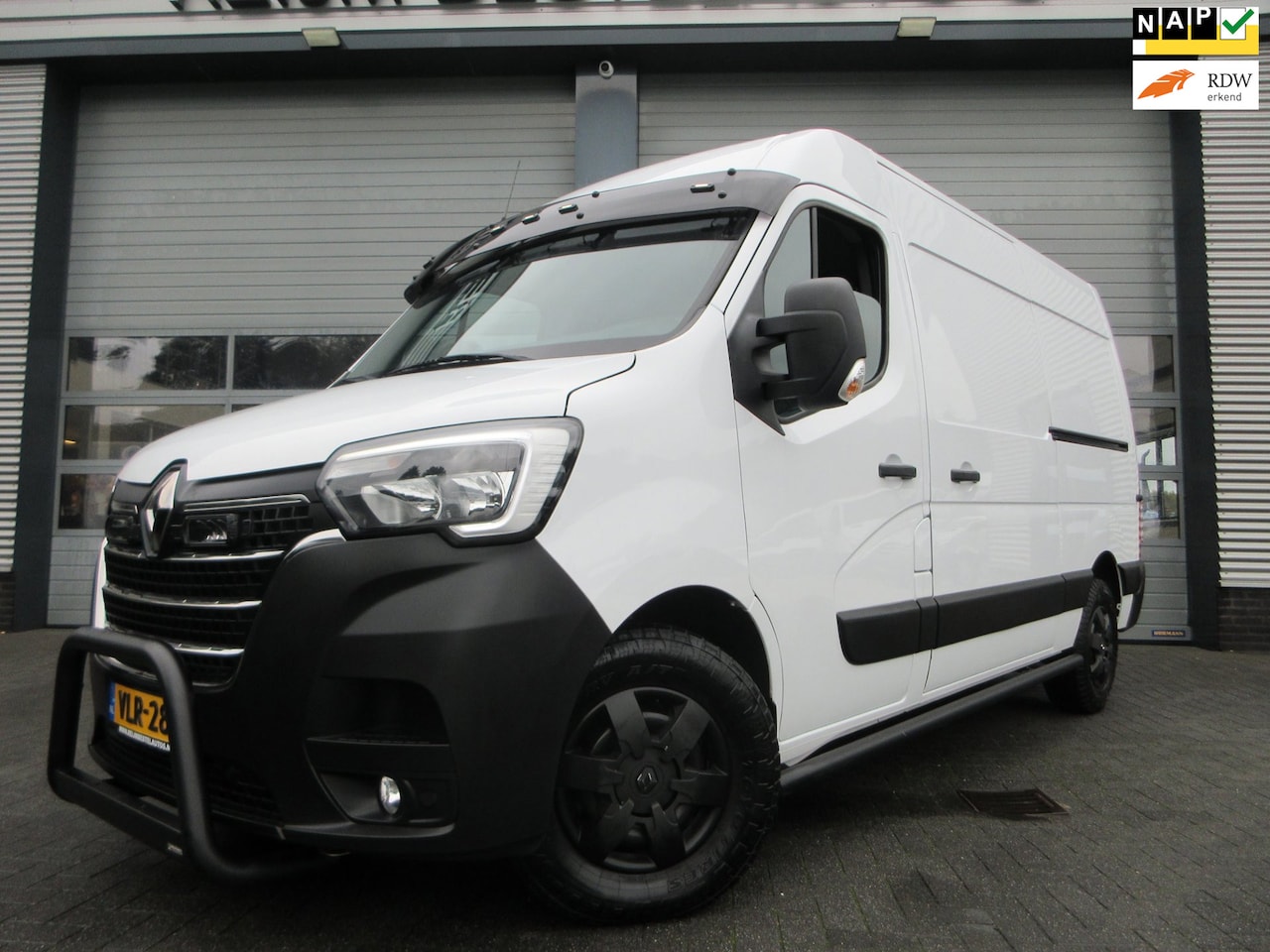 Renault Master - T35 2.3 dCi 180pk, L2, Navi, Camera, LED, 2x Schuifdeur, Trekhaak, 3-Zits. - AutoWereld.nl