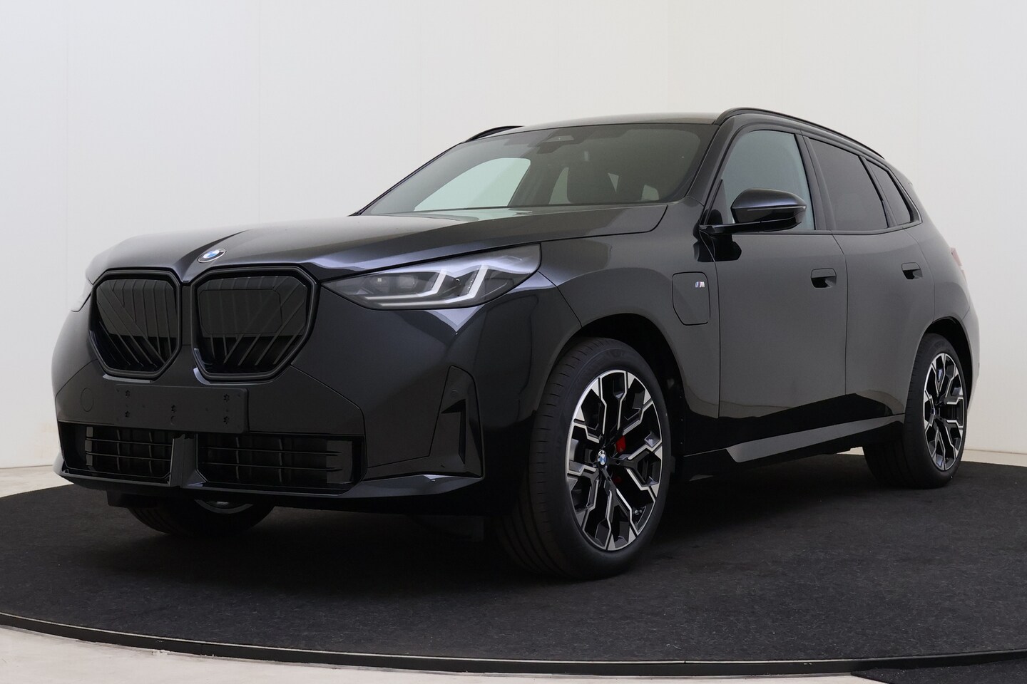 BMW X3 - 30e xDrive M Sport Automaat / Trekhaak / Panoramadak / Sportstoelen / Achteruitrijcamera / - AutoWereld.nl