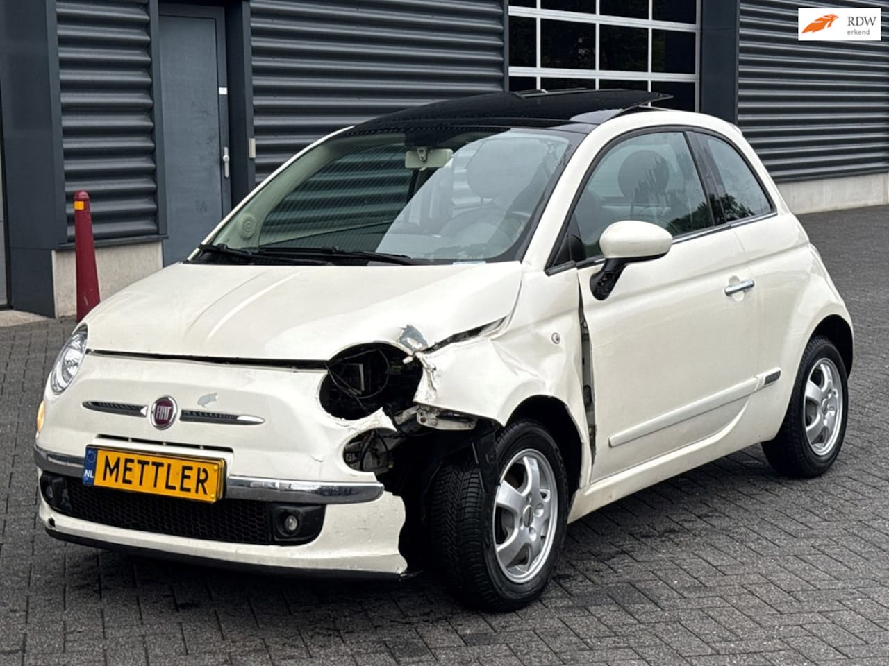 Fiat 500 - 1.2 NL | Airco | Pano - AutoWereld.nl
