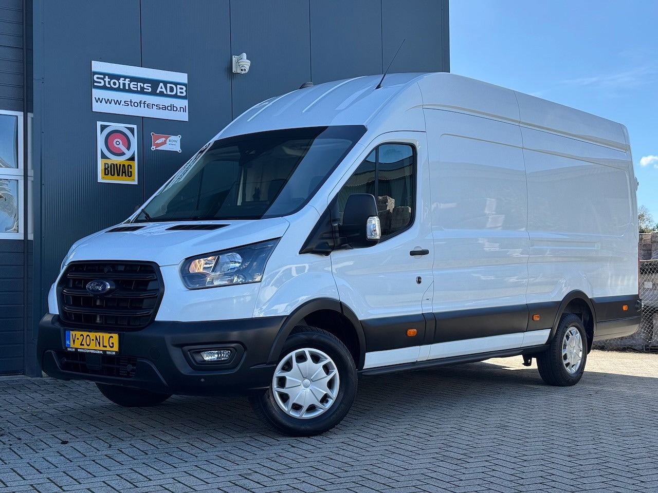 Ford Transit - 350 2.0 TDCI L4H3 130pk Trend RWD | Navi | 360 Camera | Adapt. Cruive | CarPlay | BLIS | E - AutoWereld.nl