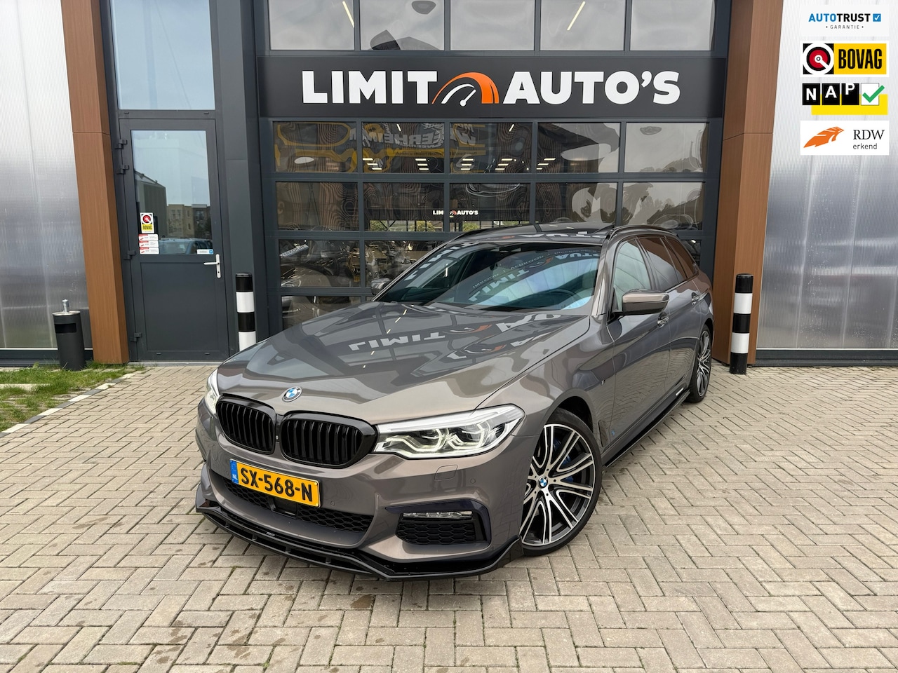 BMW 5-serie Touring - 540i xDrive High Executive/B&W/Night Vision/Soft Close/Pano/Massage/Head-Up/Driving & Park - AutoWereld.nl