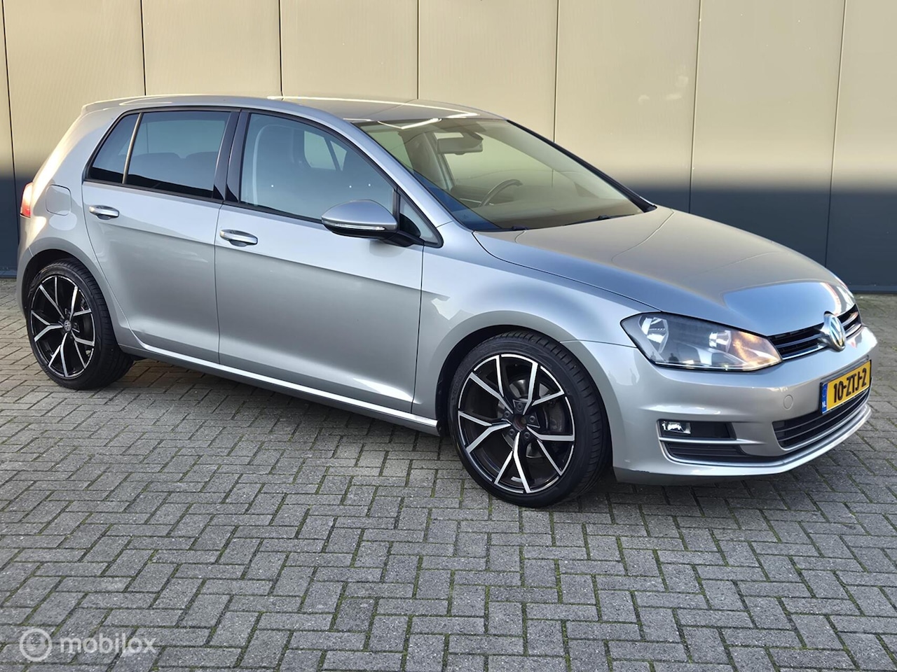 Volkswagen Golf - 1.2 TSI Highline|Airco|APK 10-2027 - AutoWereld.nl
