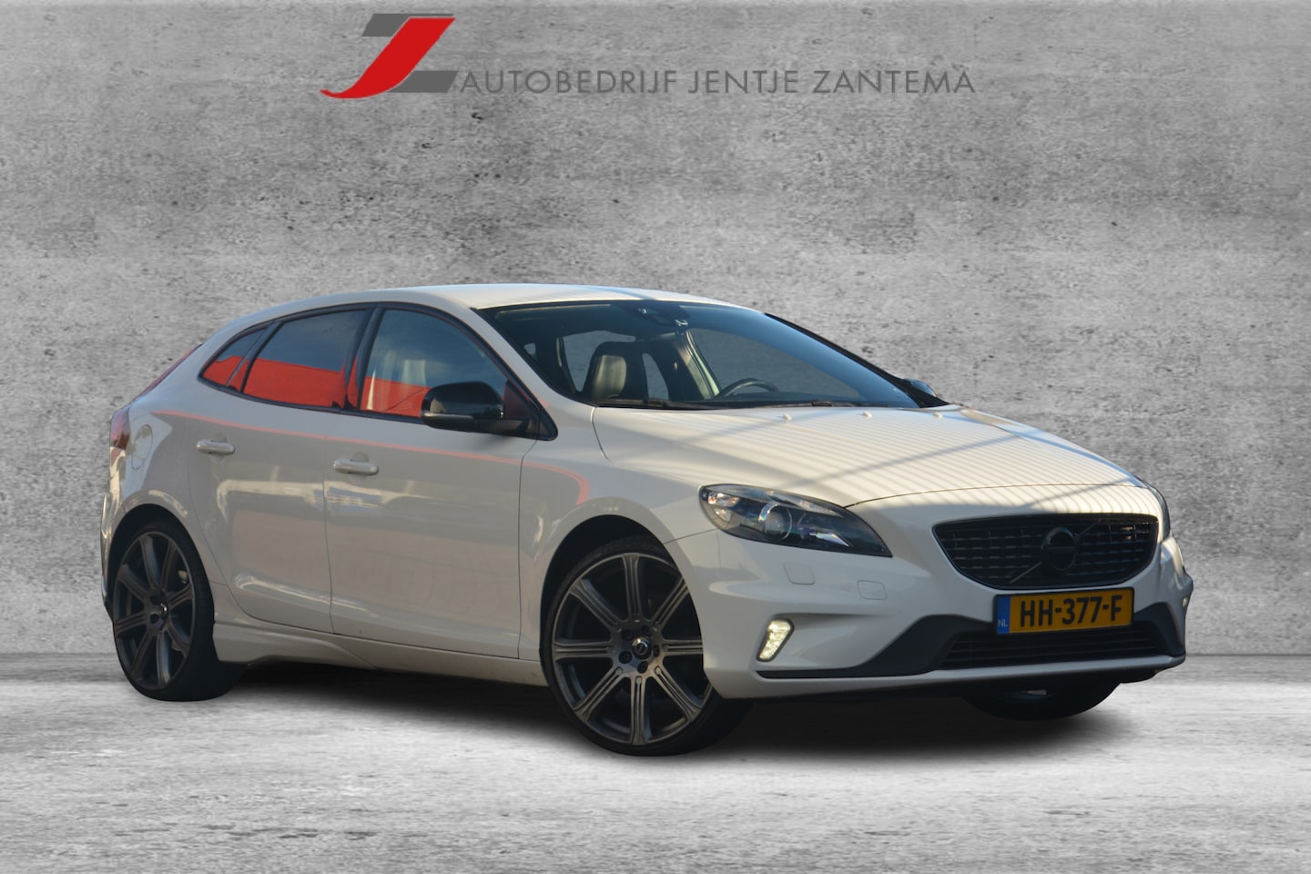 Volvo V40 - 2.0 D2 R-Design Business | Navigatie | Cruise-control | Stoelverwarming | Airco | NL auto! - AutoWereld.nl