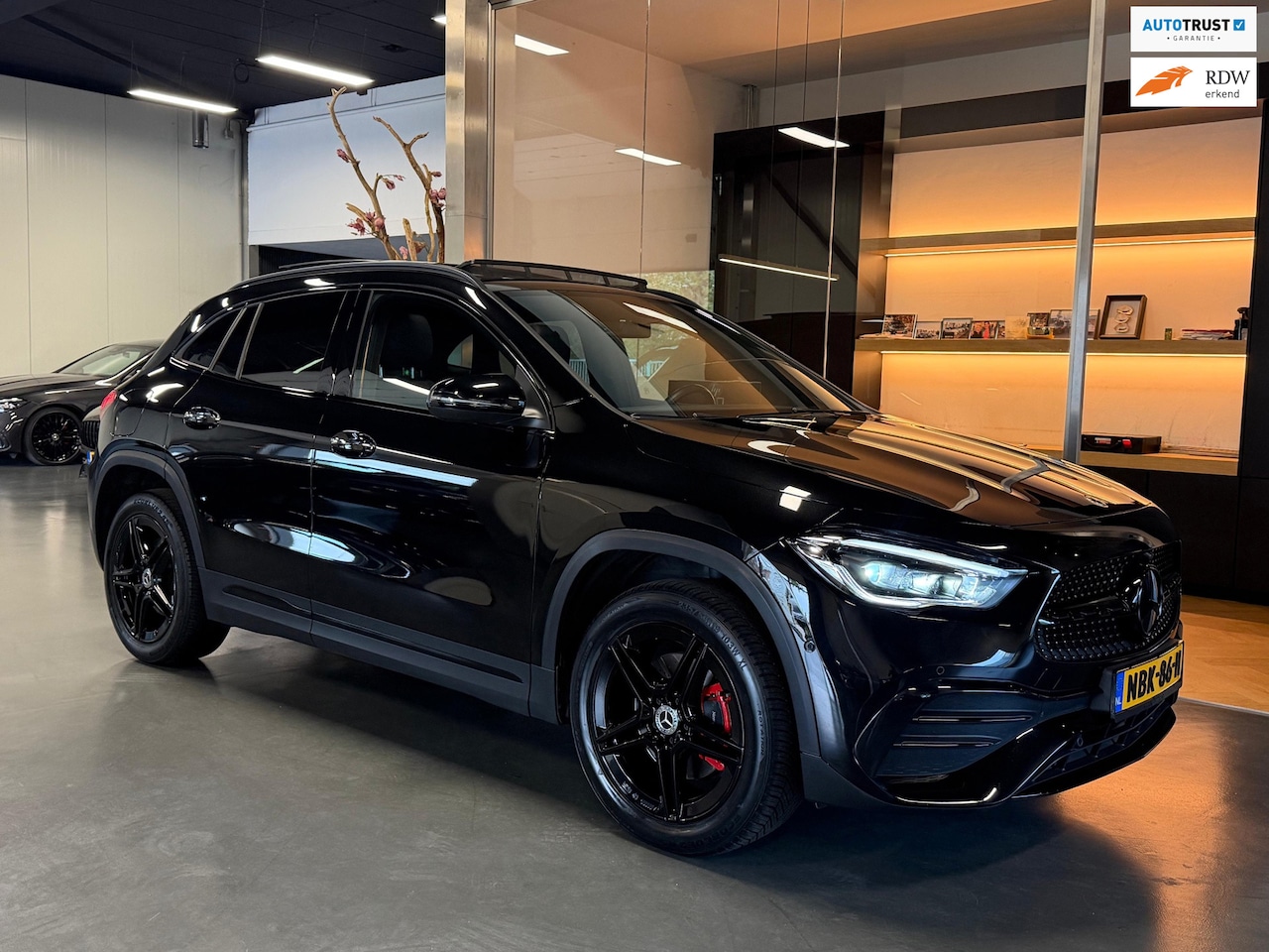 Mercedes-Benz GLA-Klasse - 250 e Amg night Pano Sfeerverlichting. Carbon - AutoWereld.nl