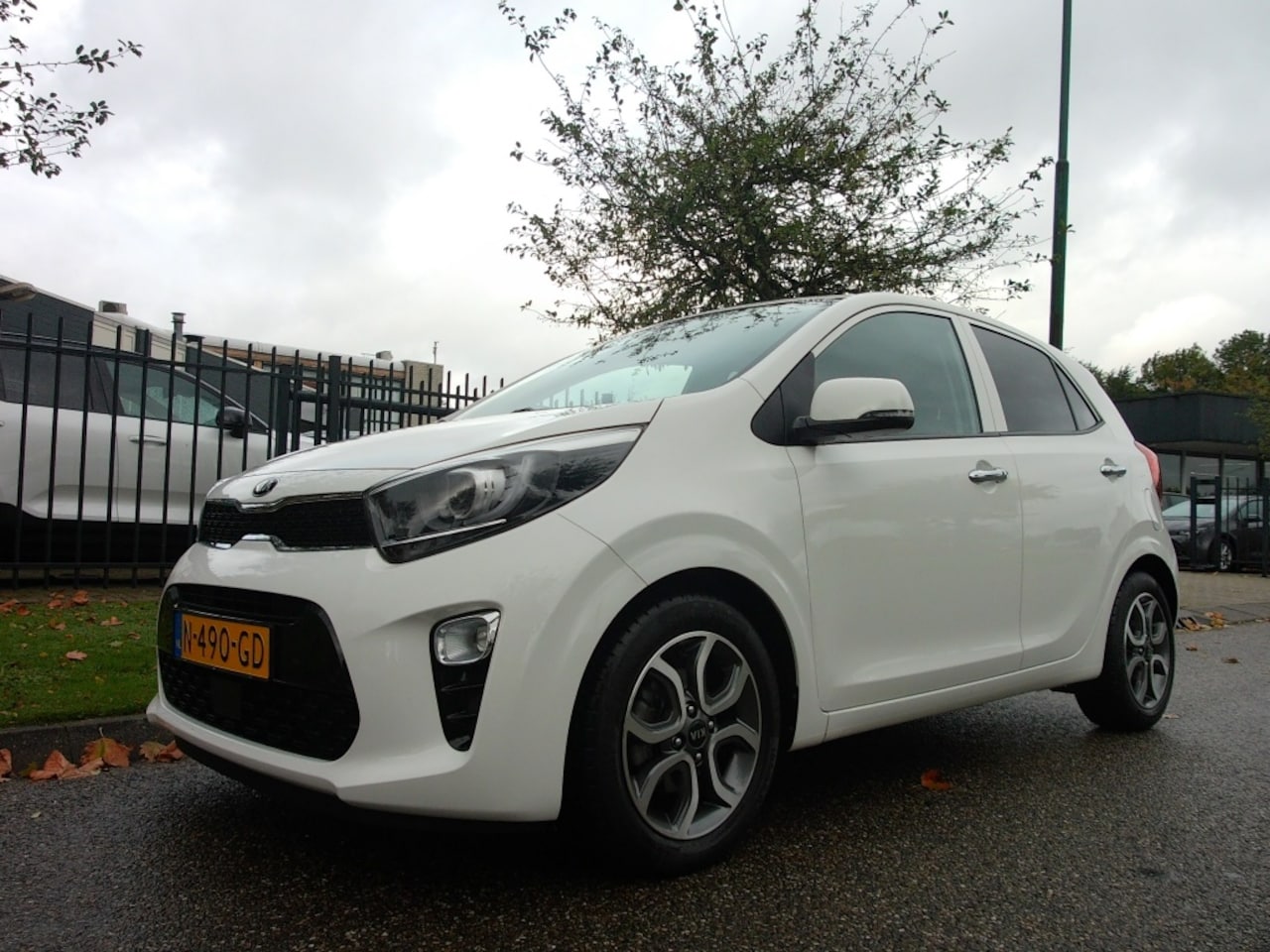 Kia Picanto - 1.0 DPi AMT 67pk 4-zits DynamicPlusLine 5.397 KM NL-Auto Navigatie - AutoWereld.nl