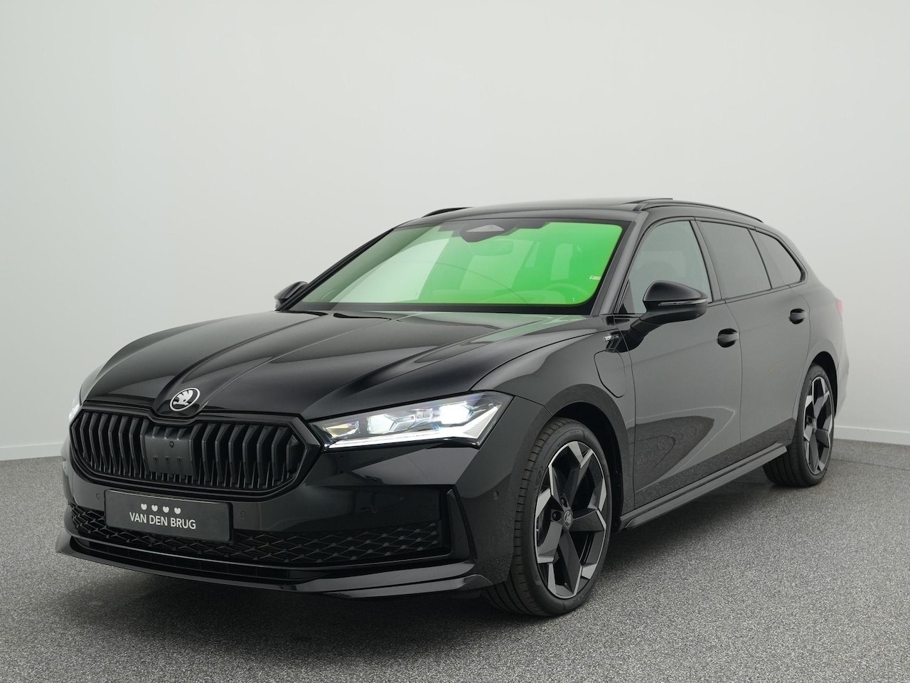 Skoda Superb Combi - 1.5 TSI PHEV Sportline Business 204 pk DSG | Full LED Matrix | Panoramadak | Trekhaak | Me - AutoWereld.nl