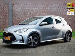 Toyota Yaris - 1.5 Hybrid 115 Business Plus, Stoel en stuurverwarming, Carplay, LM Velgen