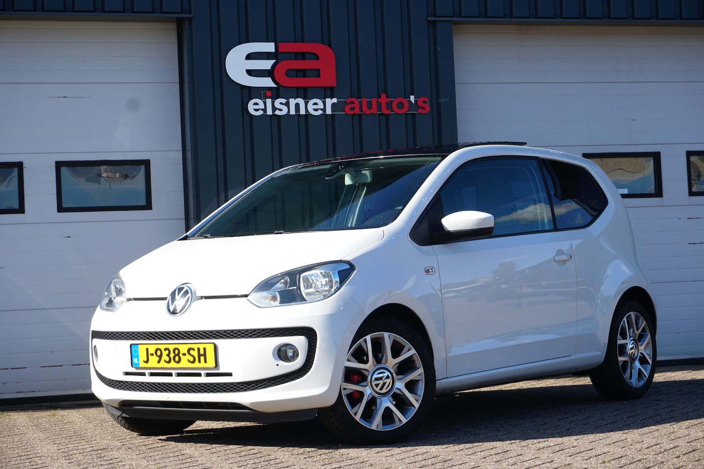 Volkswagen Up! - 1.0 high up! |  PANO DAK | CRUISE | PDC | STOELVERWARMING | - AutoWereld.nl