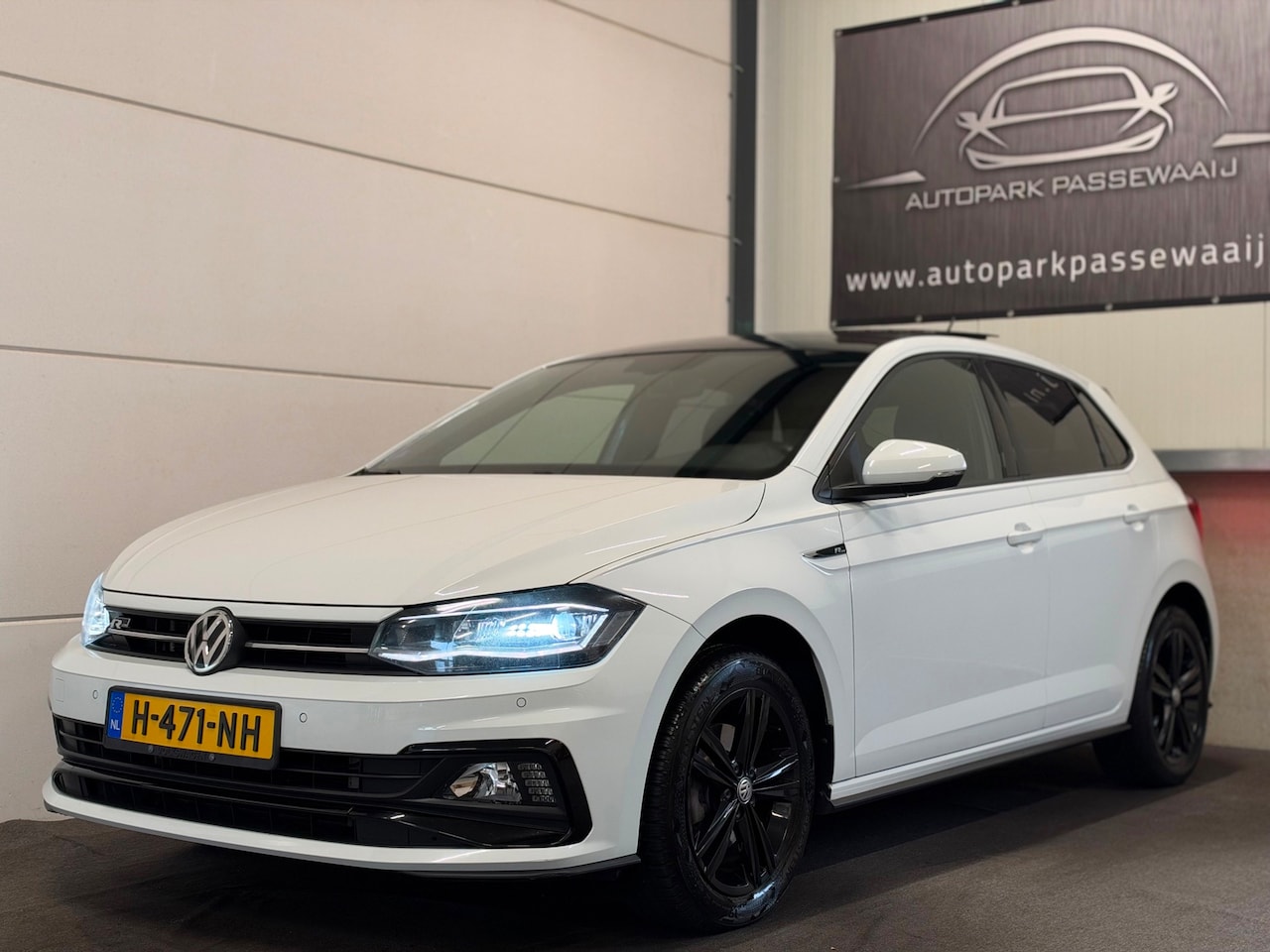 Volkswagen Polo - 1.0 TSI 3x R-Line Pano, ACC, Apple Carplay, Virtual Cockpit, Stoelverwarming, Achteruitrij - AutoWereld.nl