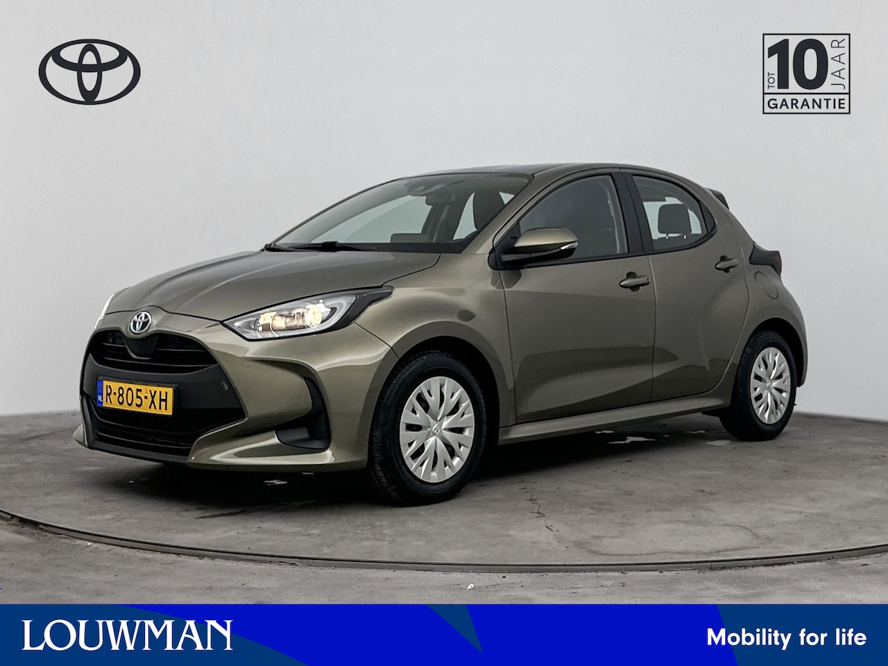 Toyota Yaris - 1.5 Hybrid Active Automaat | Parkeersensoren | Apple Carplay/Android Auto | Achteruitrijca - AutoWereld.nl