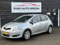 Toyota Auris - 1.4-16V Sol