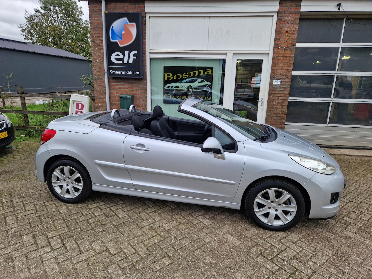 Peugeot 207 - Cabriolet 1.6-16V ''Première'' 120 PK !!  - Clima - 22-10-2027 !! - AutoWereld.nl