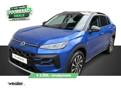 Volkswagen T-Roc - Life First Edition 1.5 eTSI 85 kW / 116 PK DSG | Trekhaak wegklapbaar | Multimedia pakket