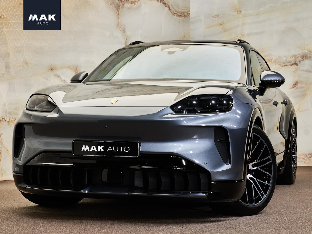 Porsche Cayenne Electric - , SportDesign, pano, 4W-best., tr.haak, Bose, luchtv., memory, ACC, privacy - AutoWereld.nl