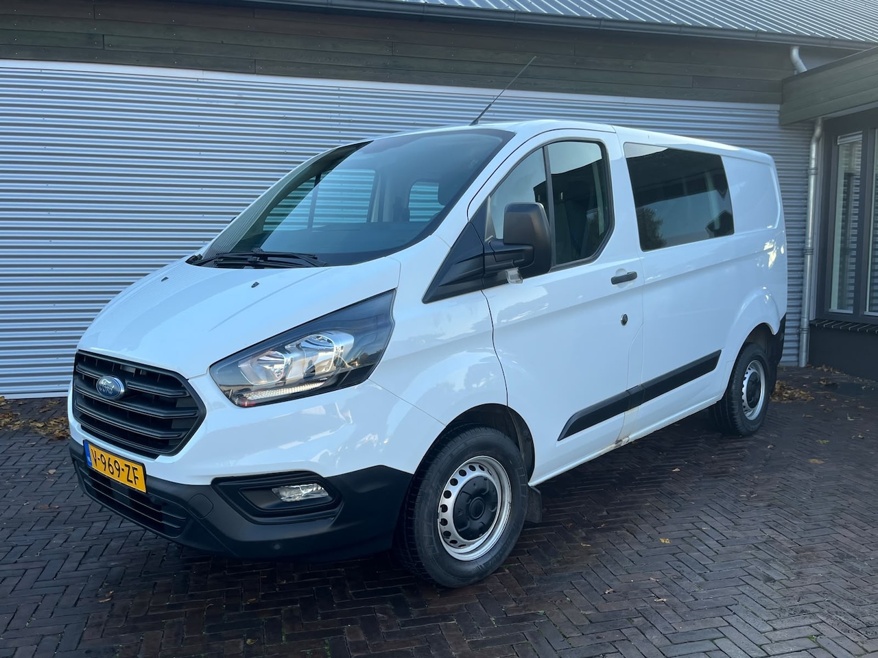 Ford Transit Custom - 280 2.0 TDCI L1H1 Ambiente DC 280 2.0 TDCI L1H1 Ambiente DC - AutoWereld.nl