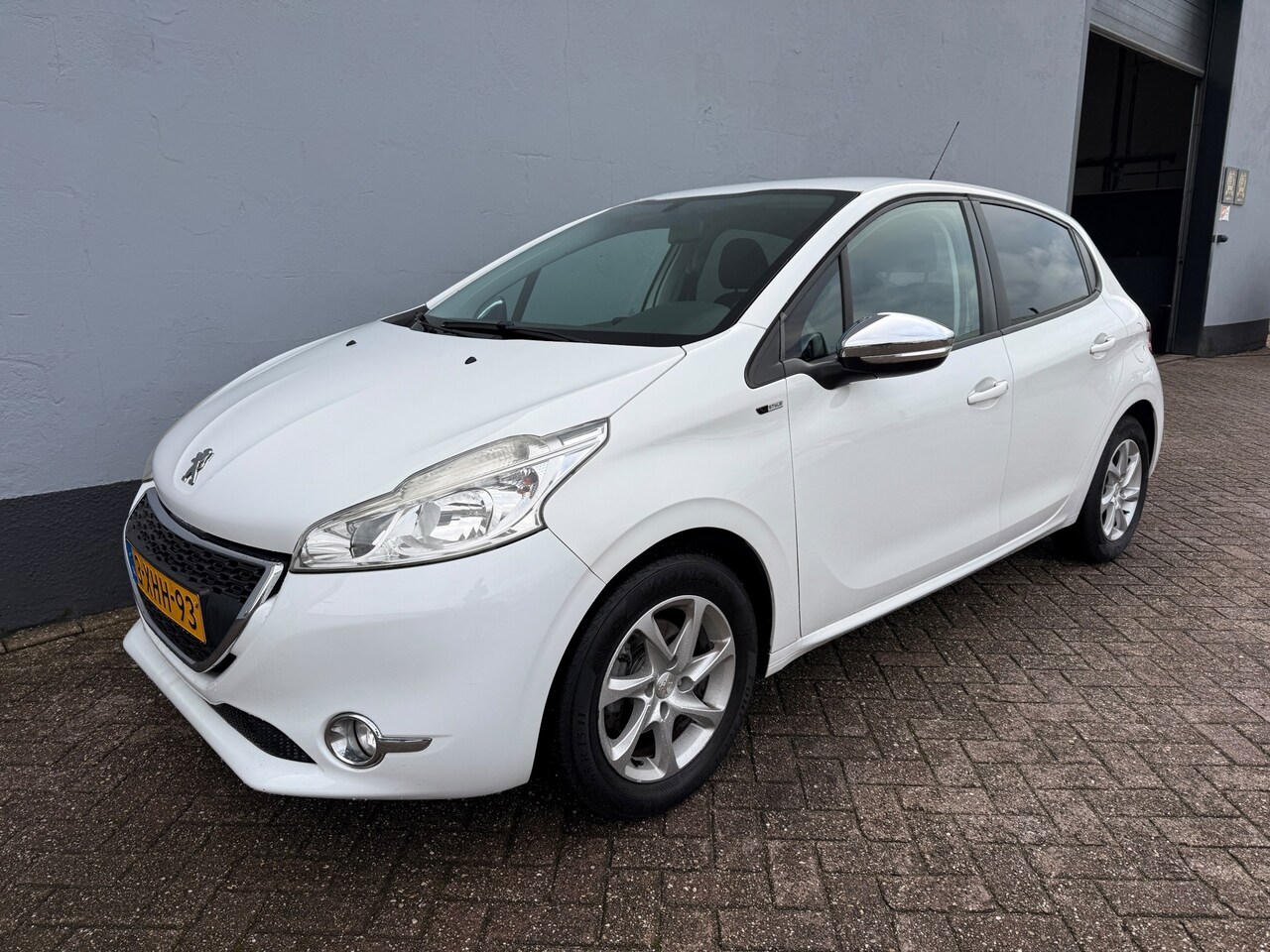Peugeot 208 - 1.2 VTi Style 5-Deurs - Airco - Cruise - Navi - LMV - AutoWereld.nl