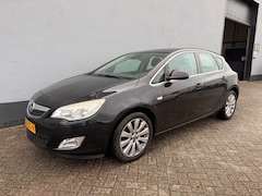 Opel Astra - 1.4 Turbo Cosmo - VERSNELLINGSBAK HOORBAAR