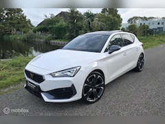 CUPRA Leon - 1.4 e-Hybrid VZ 245pk / Pano / Memory / Sfeer