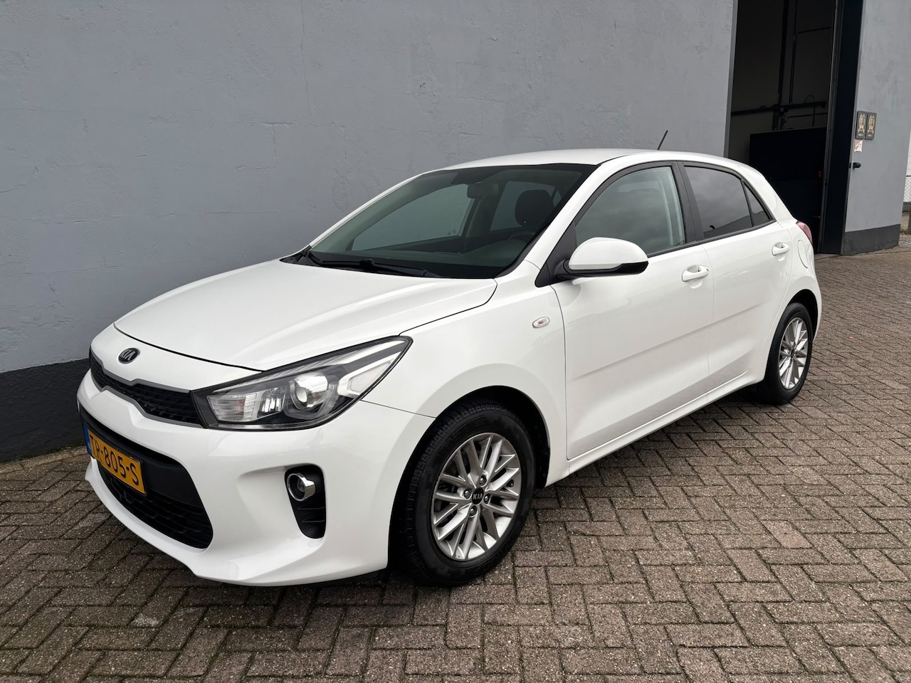 Kia Rio - 1.0 TGDI Design Edition - Navigatie - Trekhaak - Airco - AutoWereld.nl