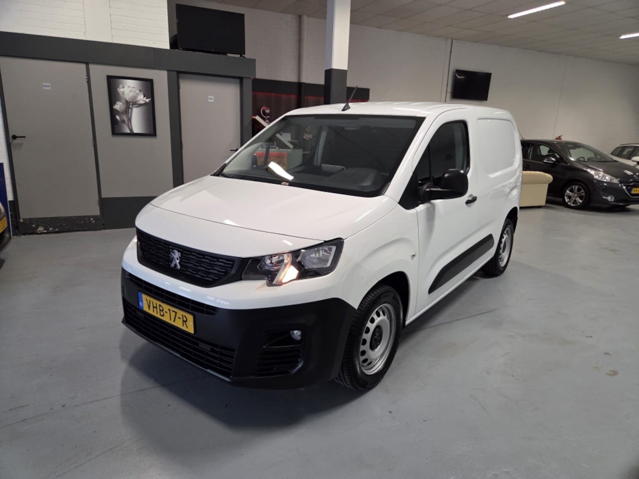 Peugeot Partner - 1.5 BlueHDI Premium 1.5 BlueHDI Premium - AutoWereld.nl
