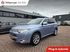 Mitsubishi Outlander - 2.0 PHEV Instyle, leder interieur, open dak, xenon, trekhaak