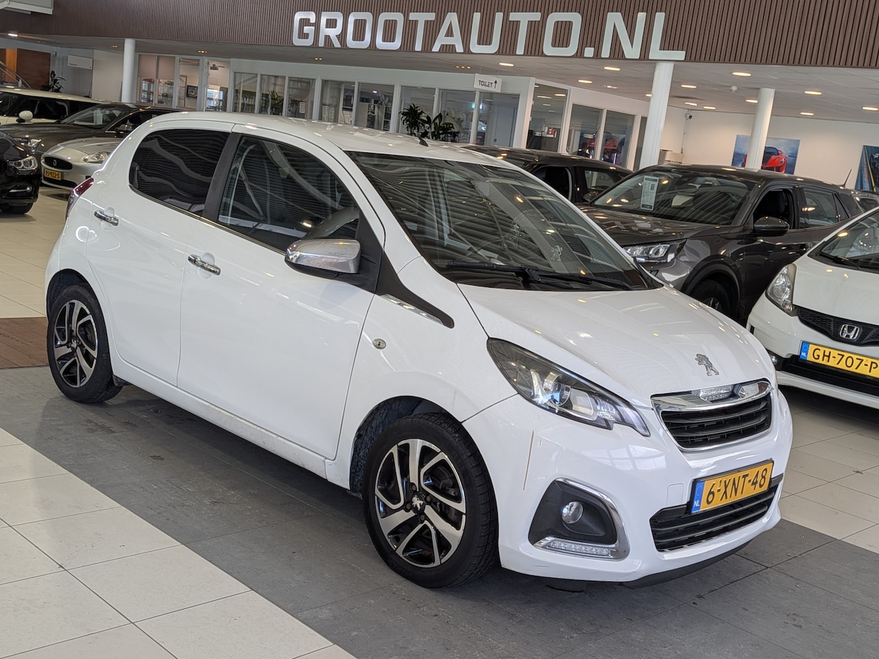 Peugeot 108 - 1.0 e-VTi Première Airco, Trekhaak, Stuurbekrachtiging - AutoWereld.nl