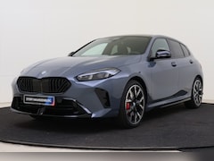 BMW 1-serie - 120 M Sport Automaat / Trekhaak / Panoramadak / Sportstoelen / Comfort Access / Achteruitr