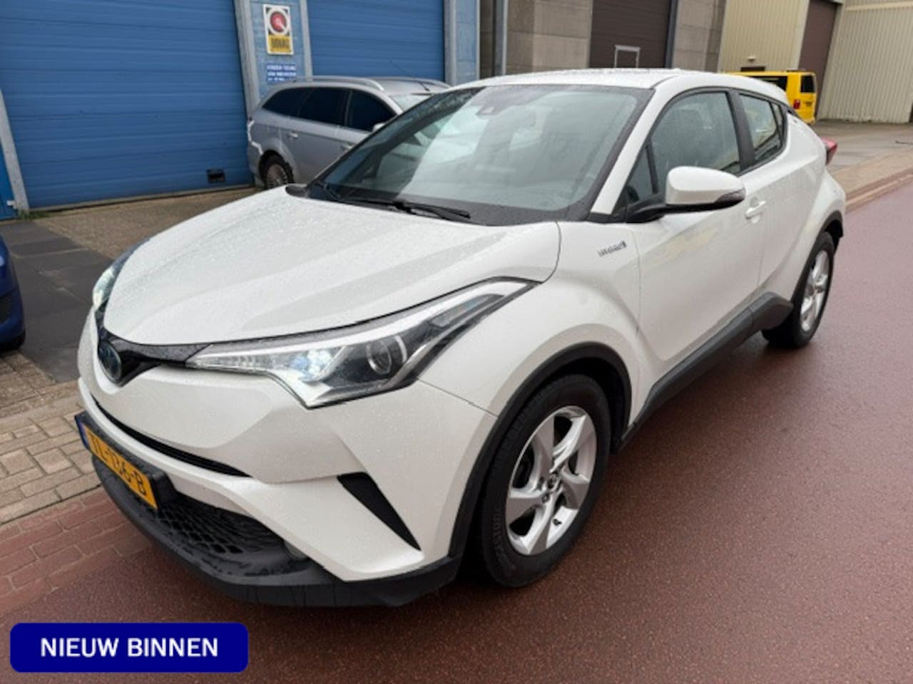 Toyota C-HR - 1.8 Hybrid Active 2018 NAP 242.995km BTW Navigatie Alle boekje zijn aanwezig. Zeer goed on - AutoWereld.nl
