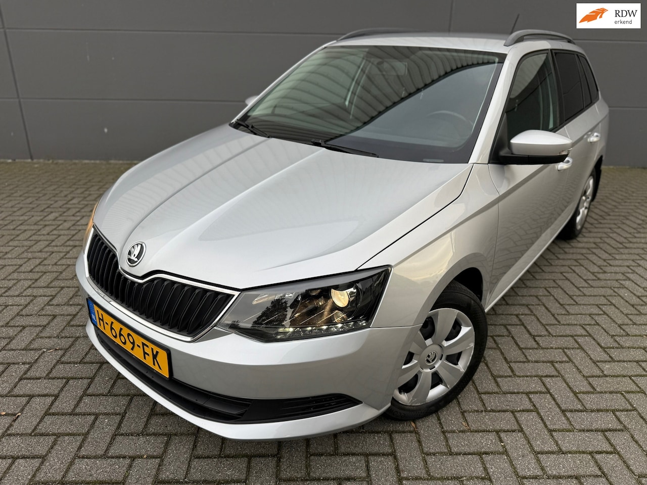 Skoda Fabia Combi - 1.0 TSI Drive*STOEL VERWARMING*CRUISE*TERKHAAK*AIRCO*NEW APK*NAP - AutoWereld.nl