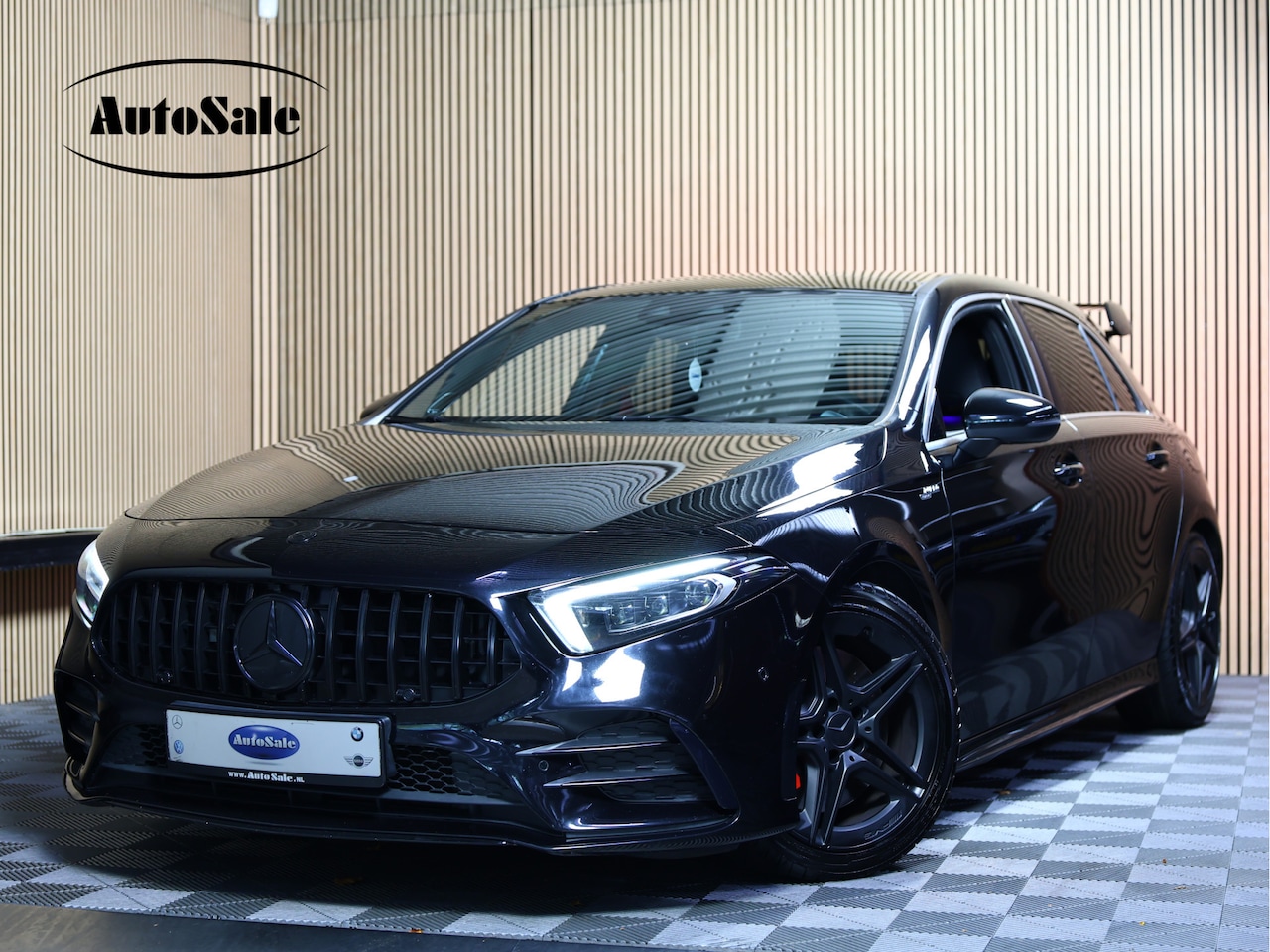 Mercedes-Benz A-klasse - AMG 35 4MATIC PANO NAVI CAMERA VIRTUAL CRUISE CLIMA SFEER STOELVW BT '19 - AutoWereld.nl