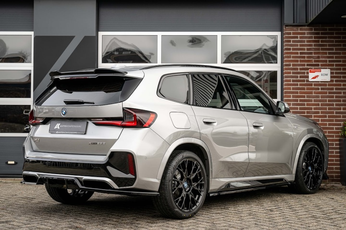 BMW X1 - 25e xDrive M Sport | Driving Ass. Plus | Camera | Maxton | Stoelverwarming | 20' Inch | - AutoWereld.nl
