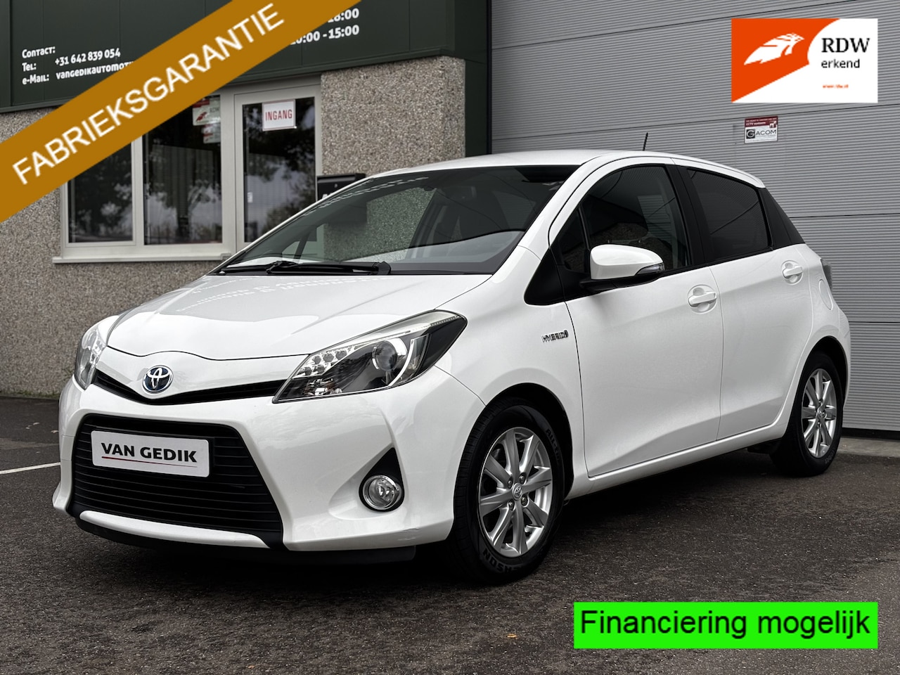 Toyota Yaris - 1.5 Full Hybrid Aspiration Navi Cruise Keyless Camera Automaat Clima - AutoWereld.nl