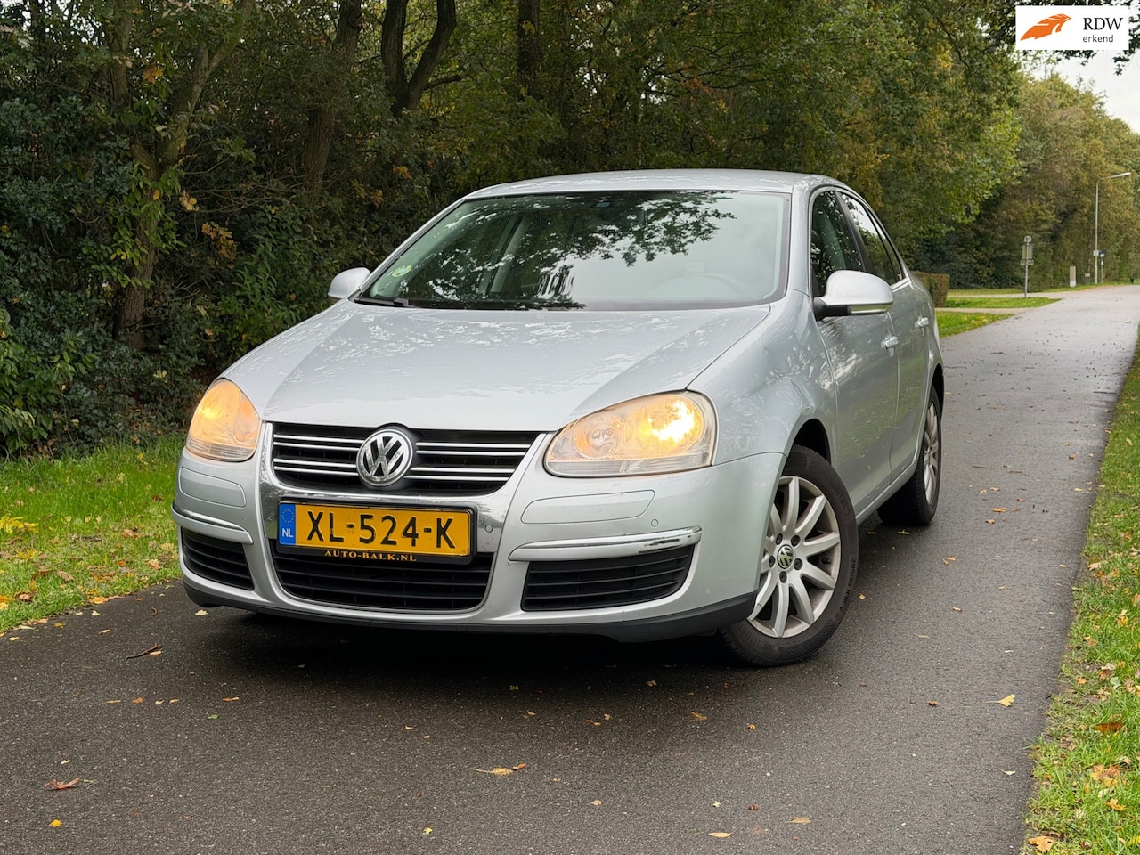 Volkswagen Jetta - 1.6 TDI Comfortline | Cruise control + Navi Nu € 2.500,- !!! - AutoWereld.nl