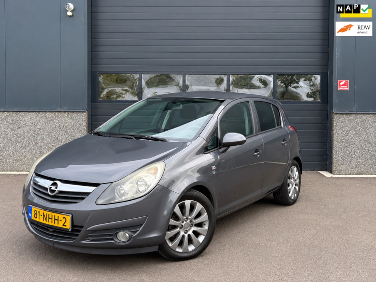 Opel Corsa - 1.4-16V '111' Edition 1.4-16V '111' Edition - AutoWereld.nl