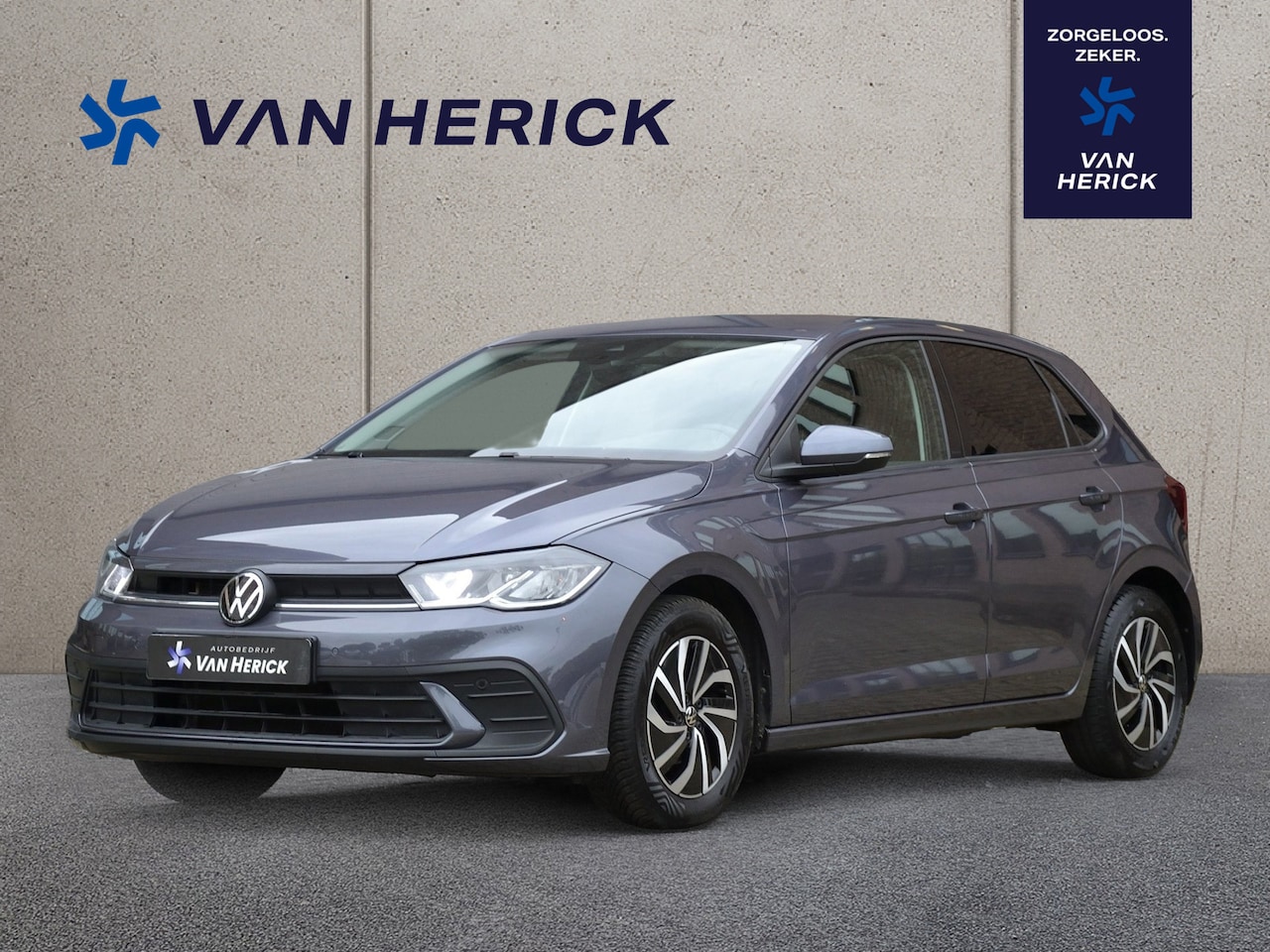 Volkswagen Polo - 1.0 TSI 95PK Life Automaat | Navigatie | Achteruitrijcamera | Stoelverwarming - AutoWereld.nl