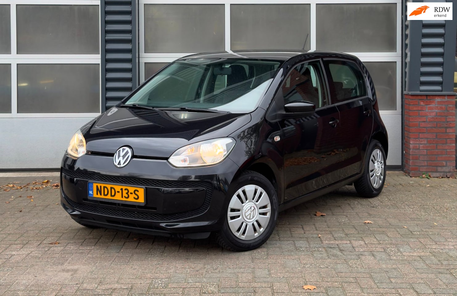 Volkswagen Up! - 1.0 | 5-deurs | Airco | 4 Nieuwe Allseasonbanden | 114.194 km - AutoWereld.nl