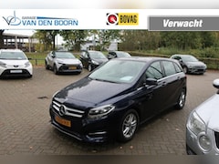 Mercedes-Benz B-klasse - B180, MANUFAKTUR kleur, Stoelverw, Navigatie, Cruise, All-Seas, Trekhaak etc