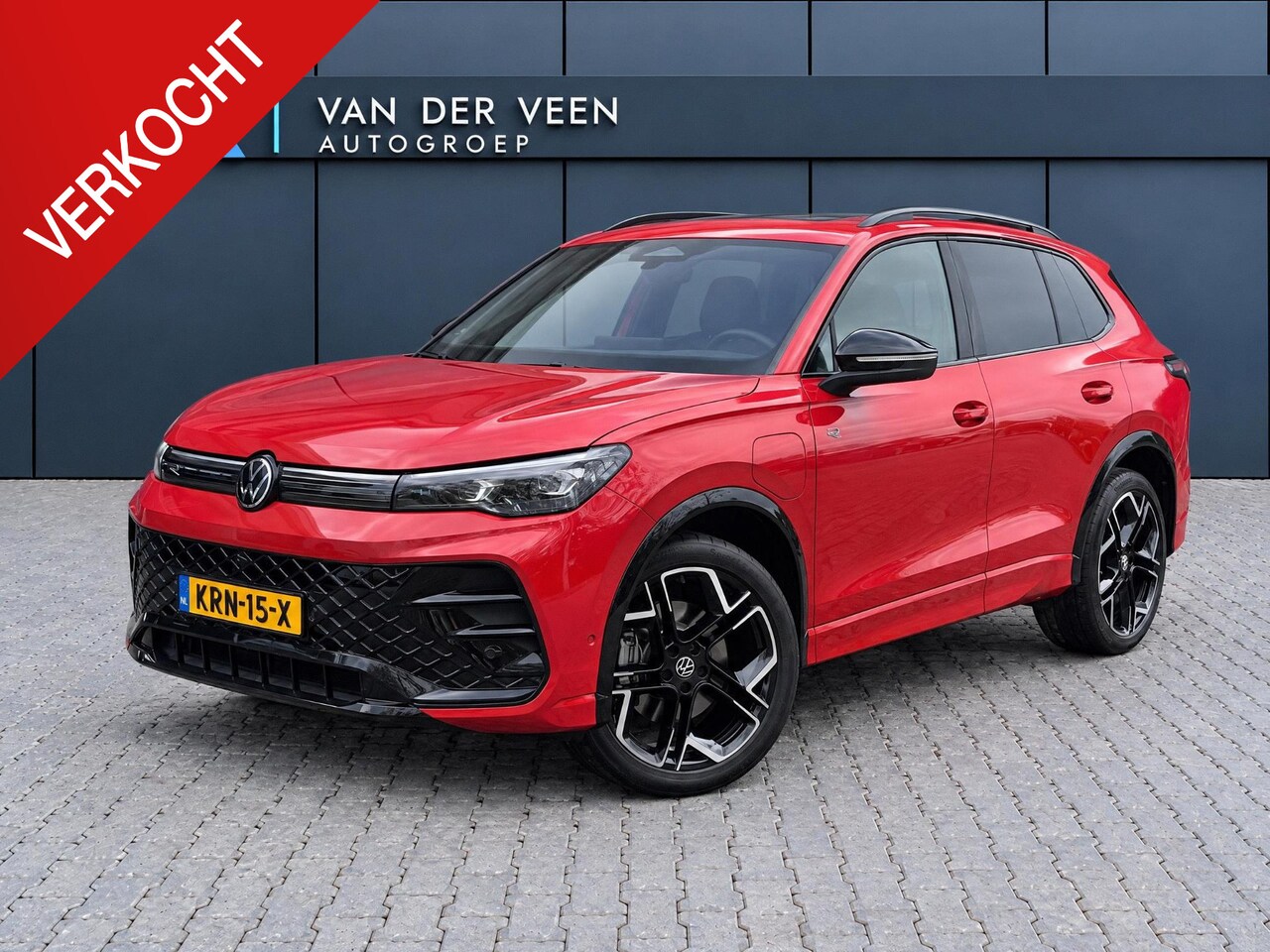 Volkswagen Tiguan - 1.5 eHybrid R-Line Edition 272pk |Incl. 12 maanden Garantie | SoH 100% | Panorama dak | El - AutoWereld.nl
