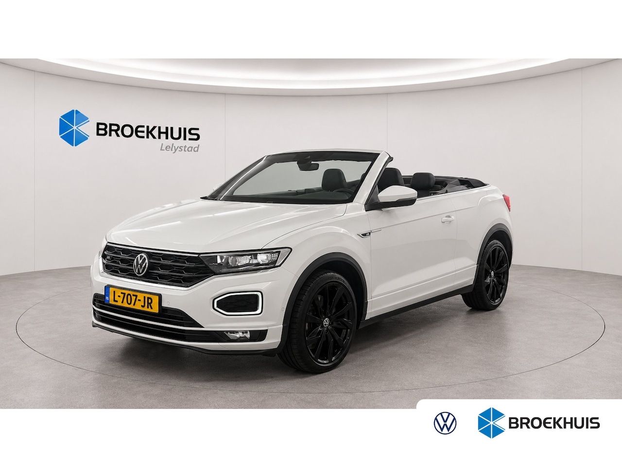 Volkswagen T-Roc Cabrio - 1.5 TSI 150PK R-LINE AUTOMAAT / NAVI / CLIMA / FULL-LED / KEYLESS / PDC / 19" LMV / CAMERA - AutoWereld.nl