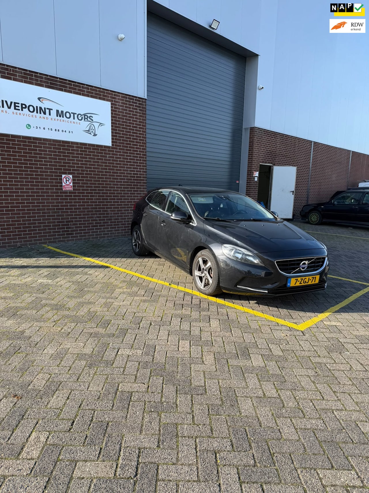 Volvo V40 - 2.0 D4 Summum Business 2.0 D4 Summum Business - AutoWereld.nl