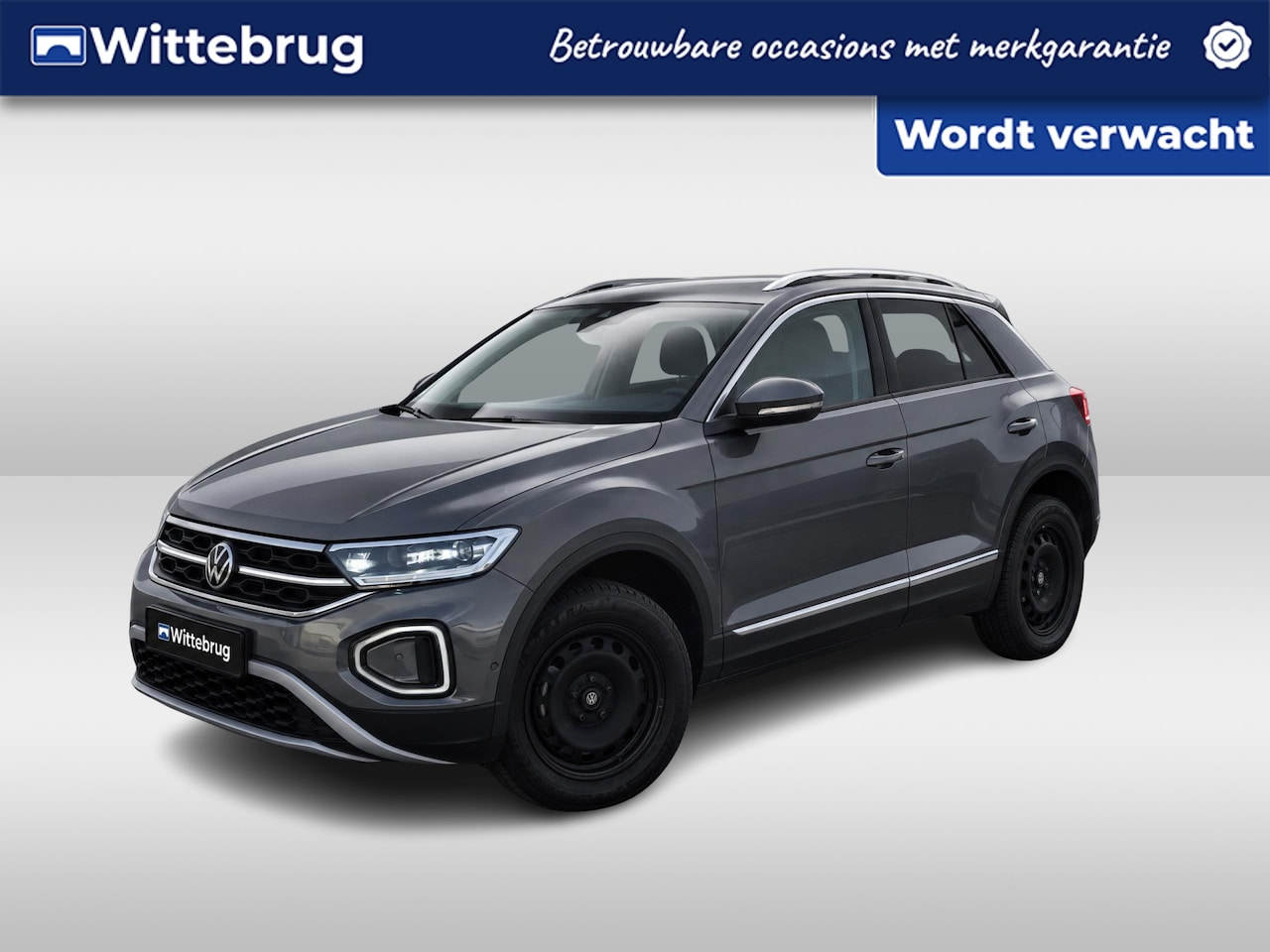 Volkswagen T-Roc - 1.5 TSI 150pk Style DSG Automaat / Navigatie by APP / LEDER / Camera / LM 17 inch / IQ LED - AutoWereld.nl