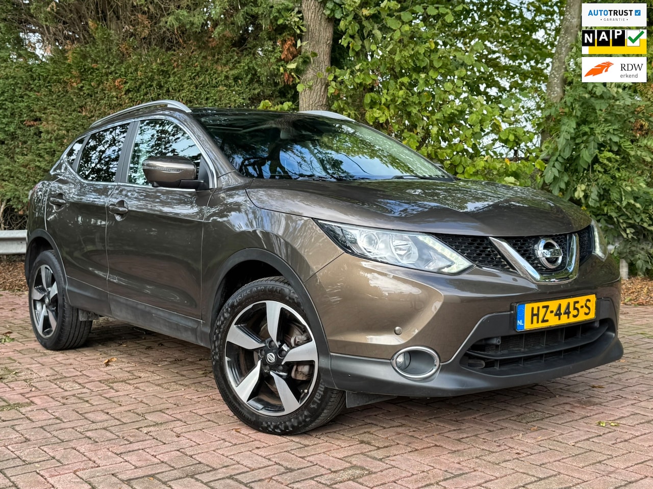 Nissan Qashqai - 1.2 Connect Edition Panoramadak Trekhaak 360 camera - AutoWereld.nl